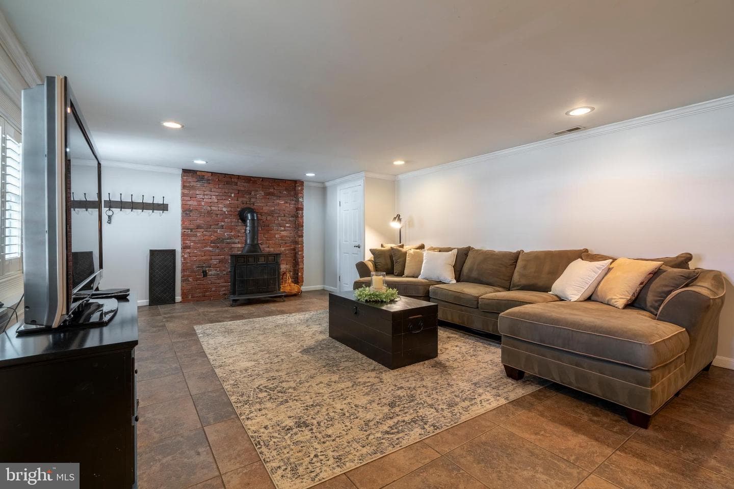 261 Fairhill Drive photo 27