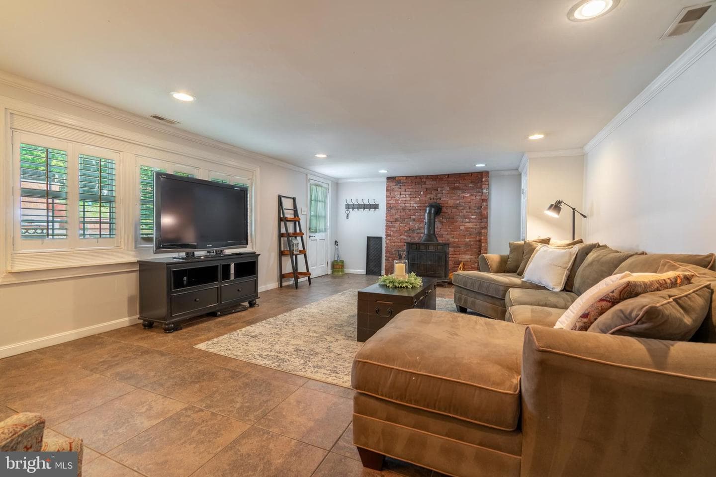 261 Fairhill Drive photo 29