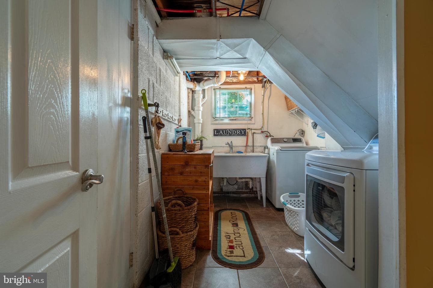 261 Fairhill Drive photo 31