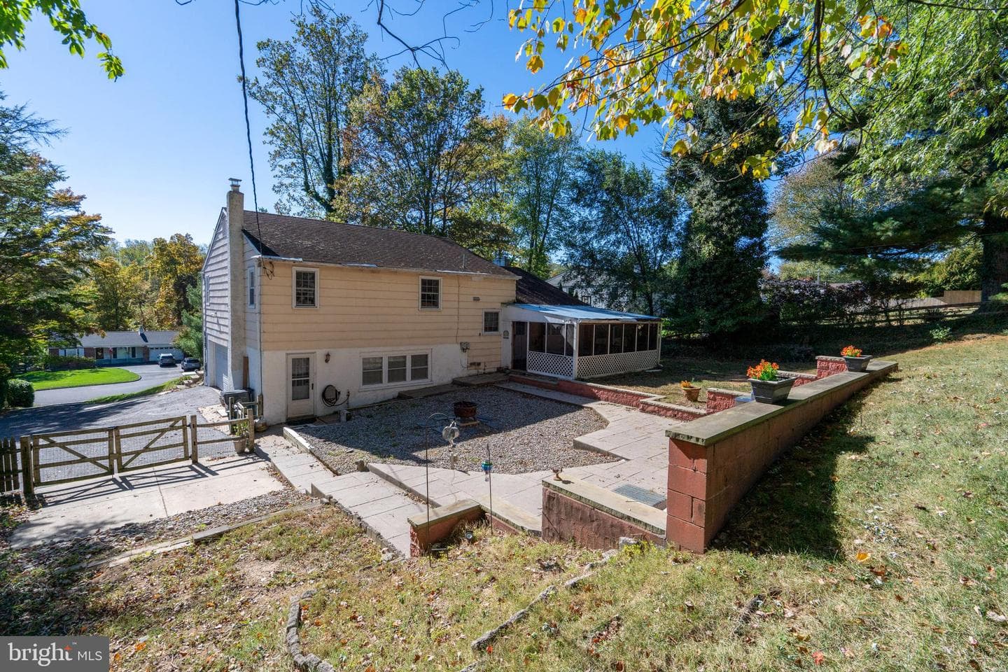 261 Fairhill Drive photo 51