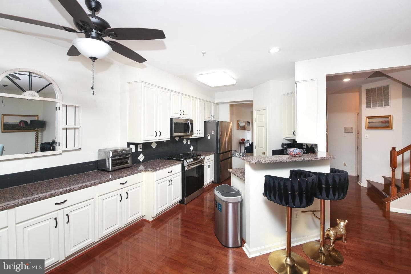 535 Mockingbird Way photo 5