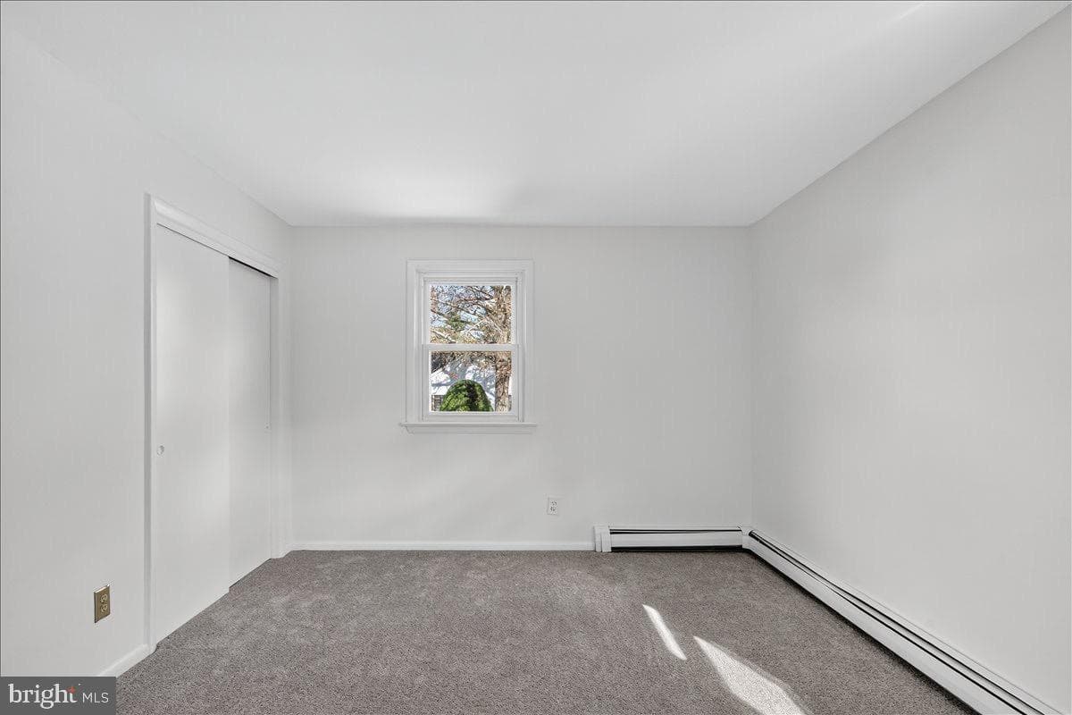 161 Maple Avenue photo 18