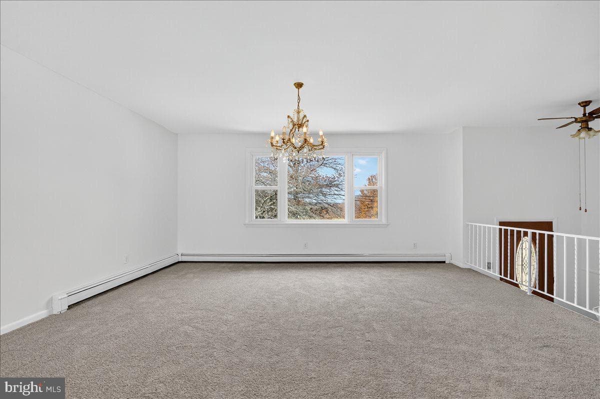 161 Maple Avenue photo 4