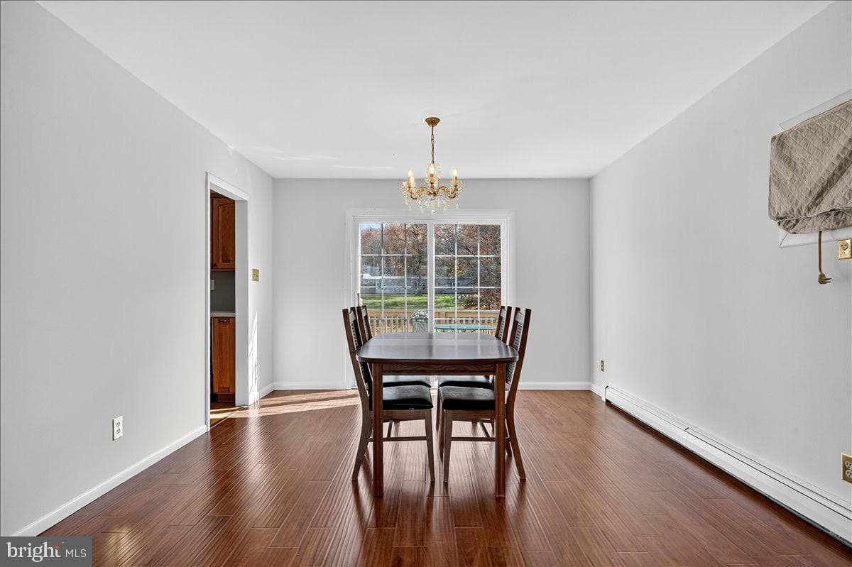 161 Maple Avenue photo 8