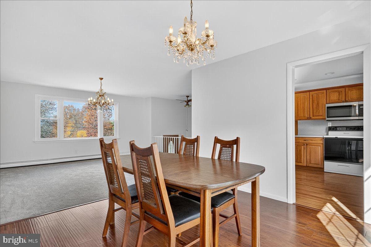 161 Maple Avenue photo 9
