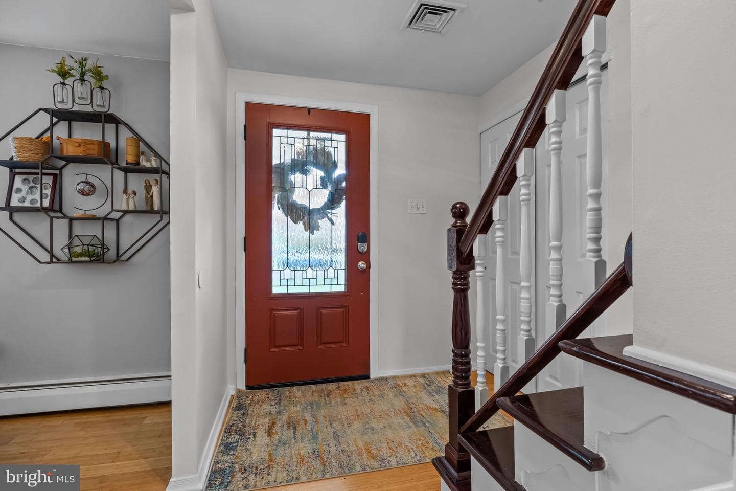 6 Plymouth Lane photo 3