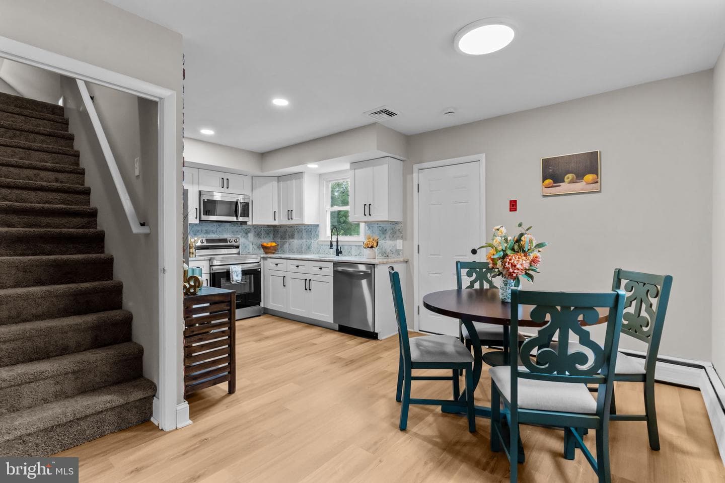 387 Larchwood Avenue photo 10