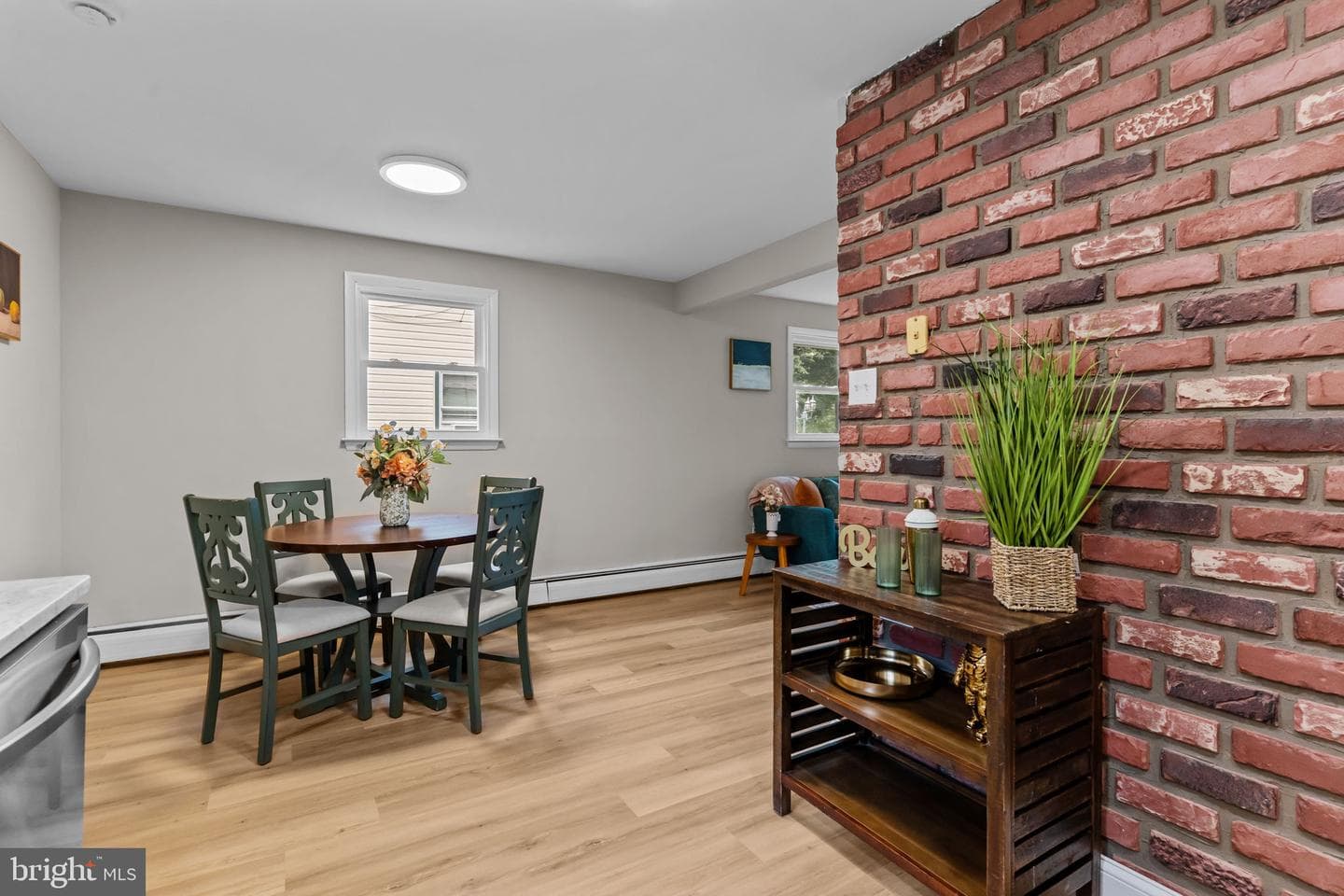 387 Larchwood Avenue photo 13