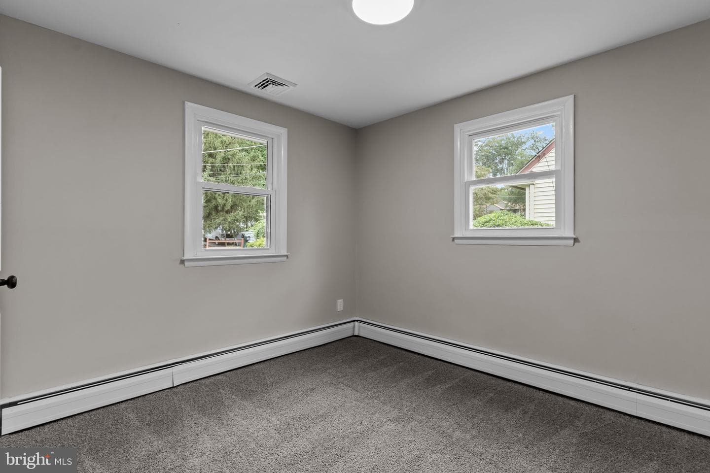 387 Larchwood Avenue photo 18