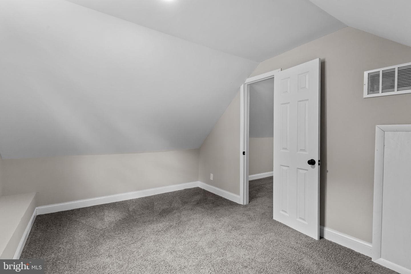 387 Larchwood Avenue photo 25