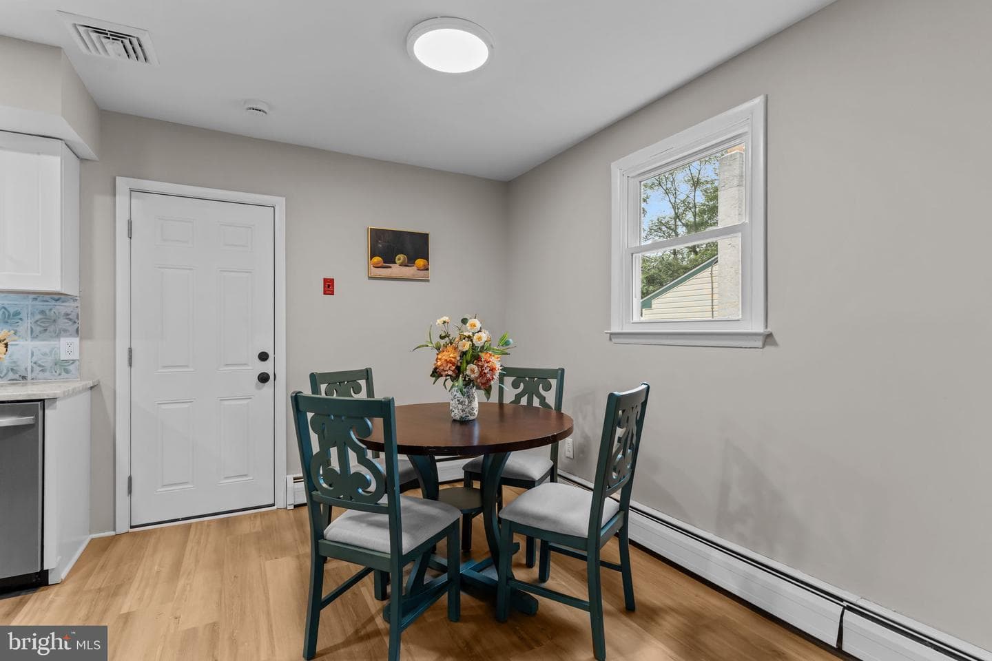 387 Larchwood Avenue photo 8