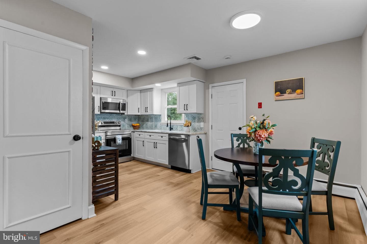 387 Larchwood Avenue photo 9