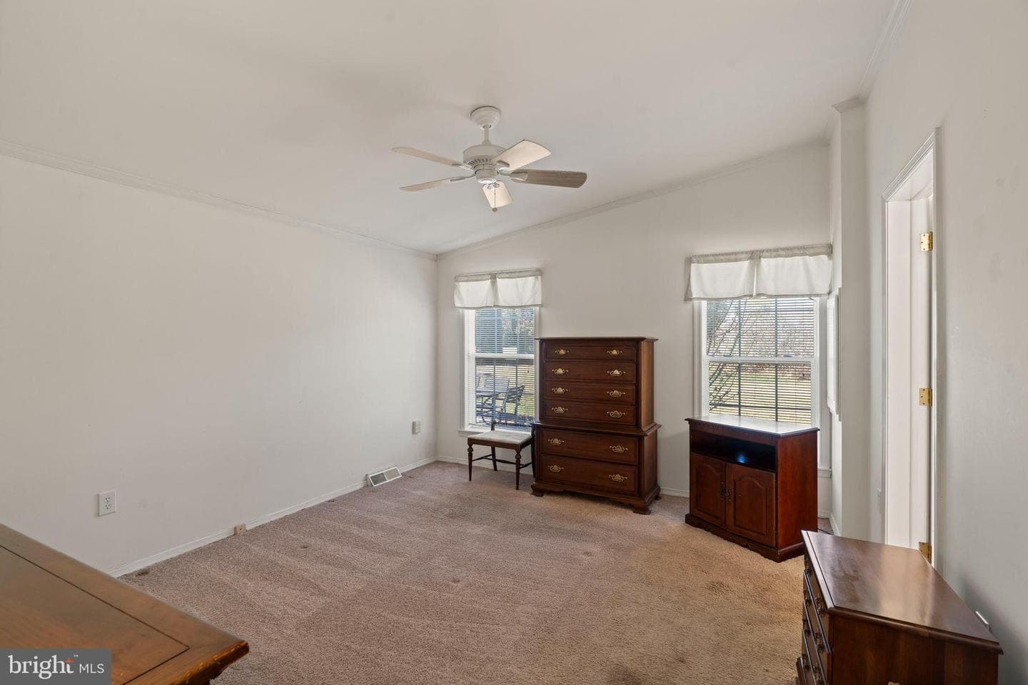 561 Spring Meadow Circle photo 15
