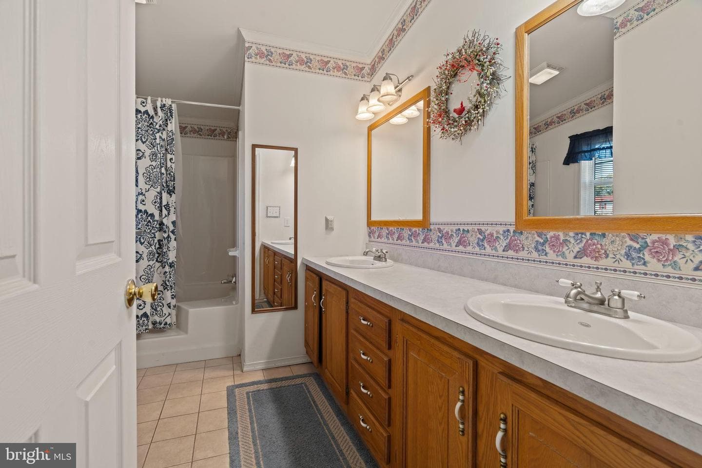 561 Spring Meadow Circle photo 17
