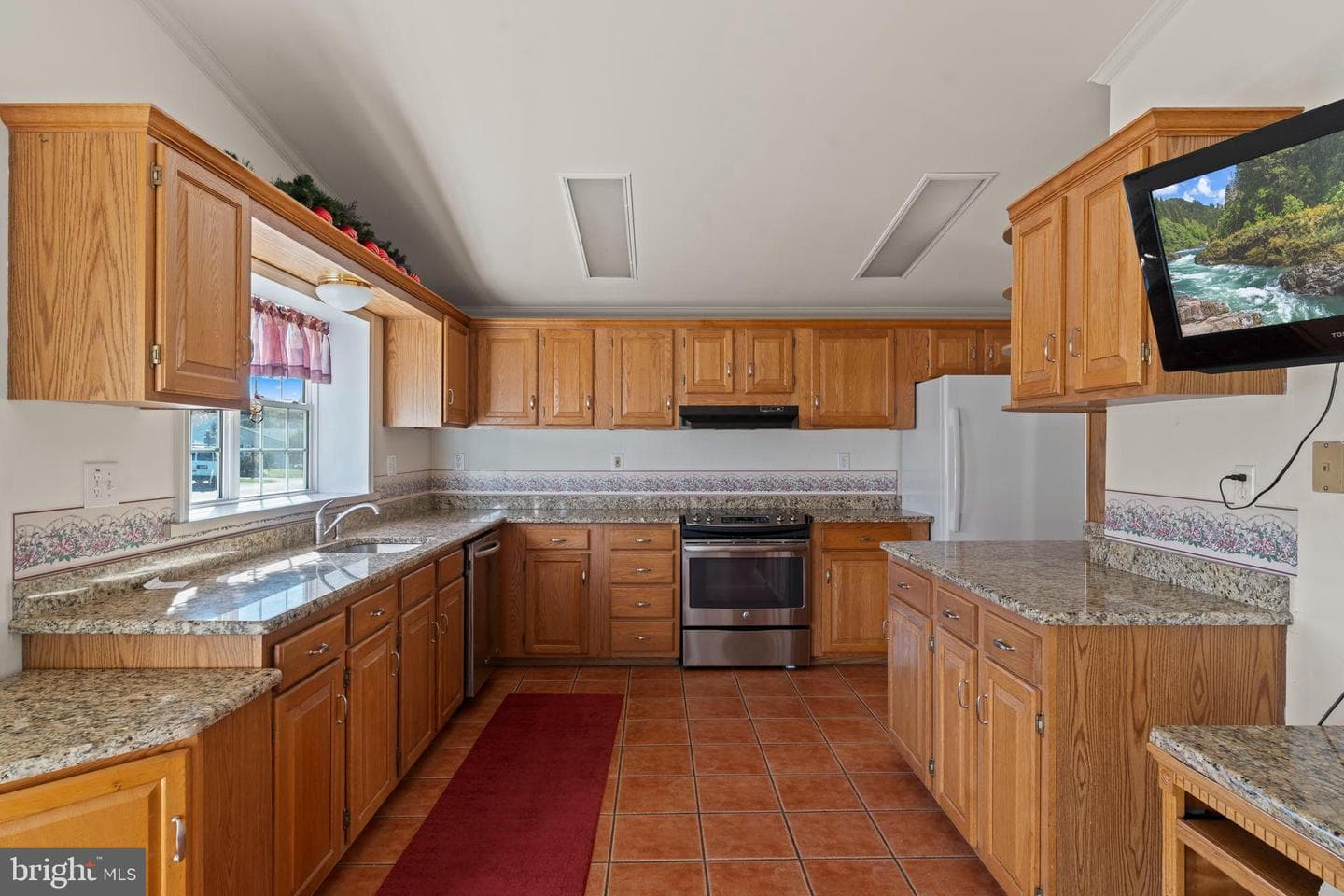 561 Spring Meadow Circle photo 8