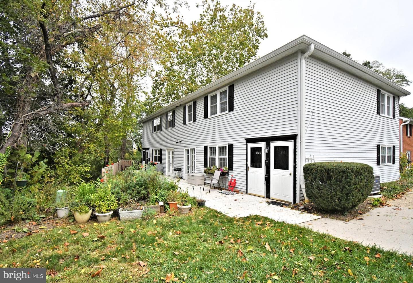 1603 Yardley Cmns photo 15