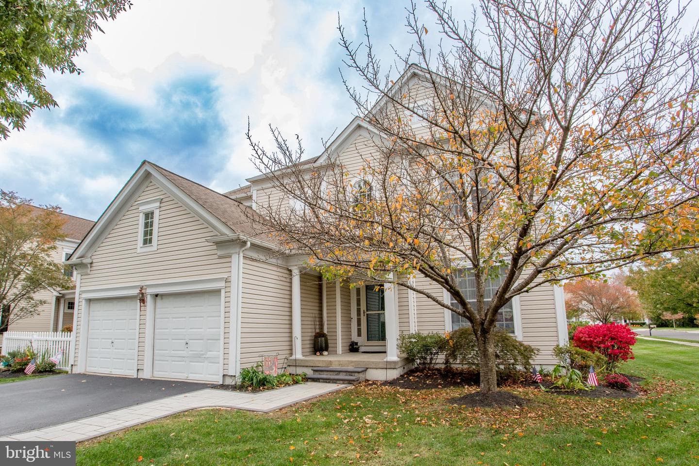 354 E Armstrong Drive photo 2