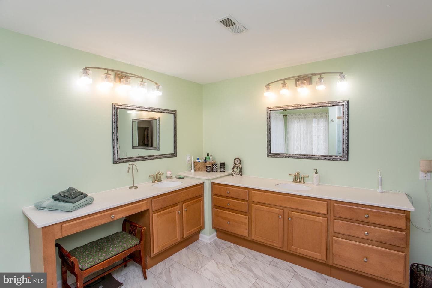 354 E Armstrong Drive photo 25