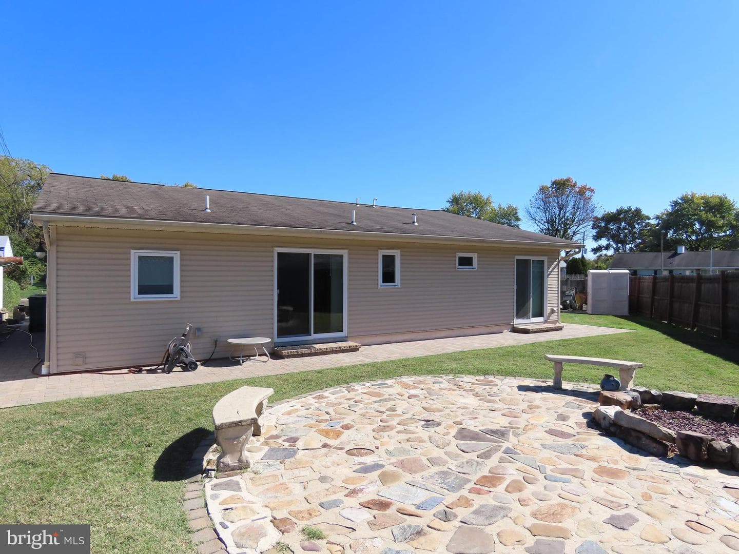 331 Doone Place photo 6