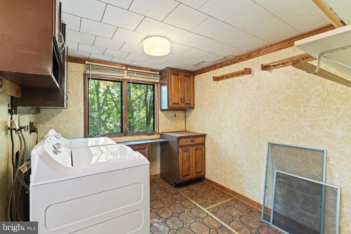 227 W Ferry Road photo 16
