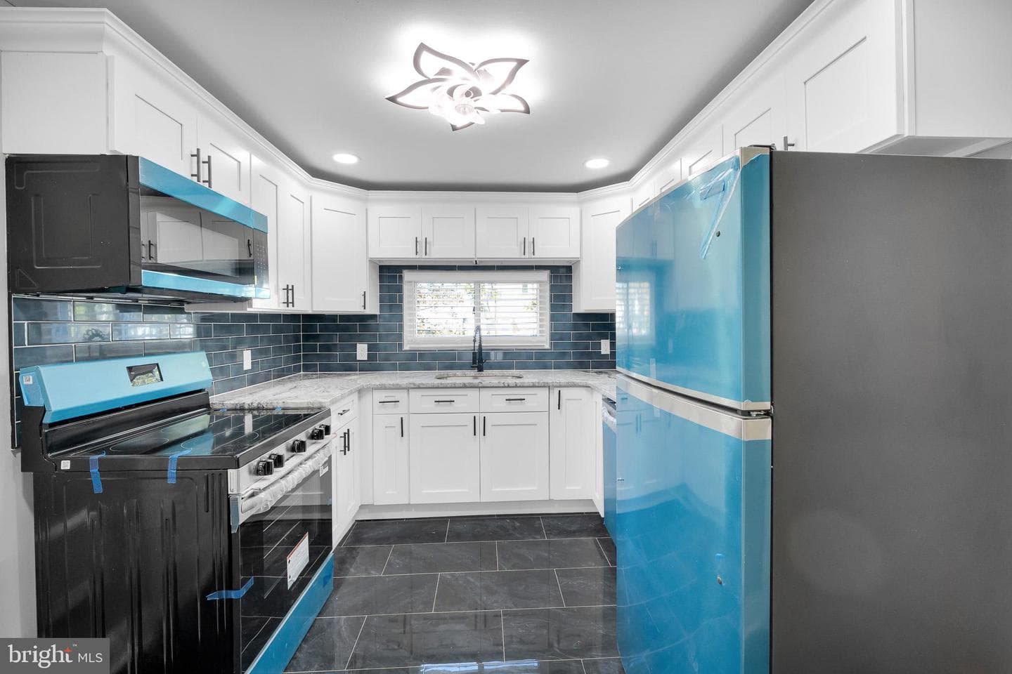 5711 Mustang Street photo 9