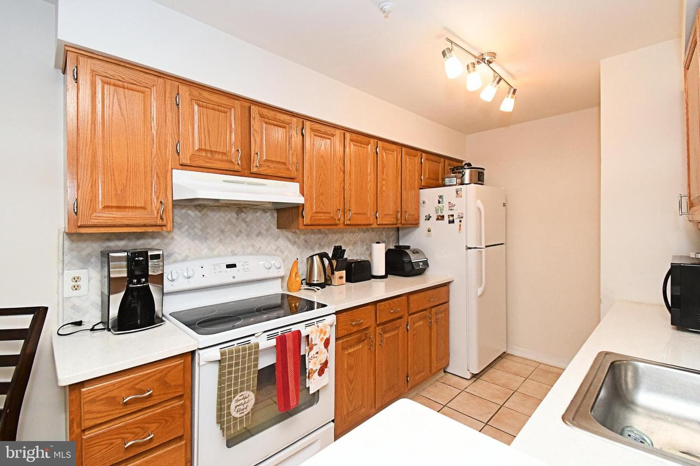 210 Remington Court photo 16