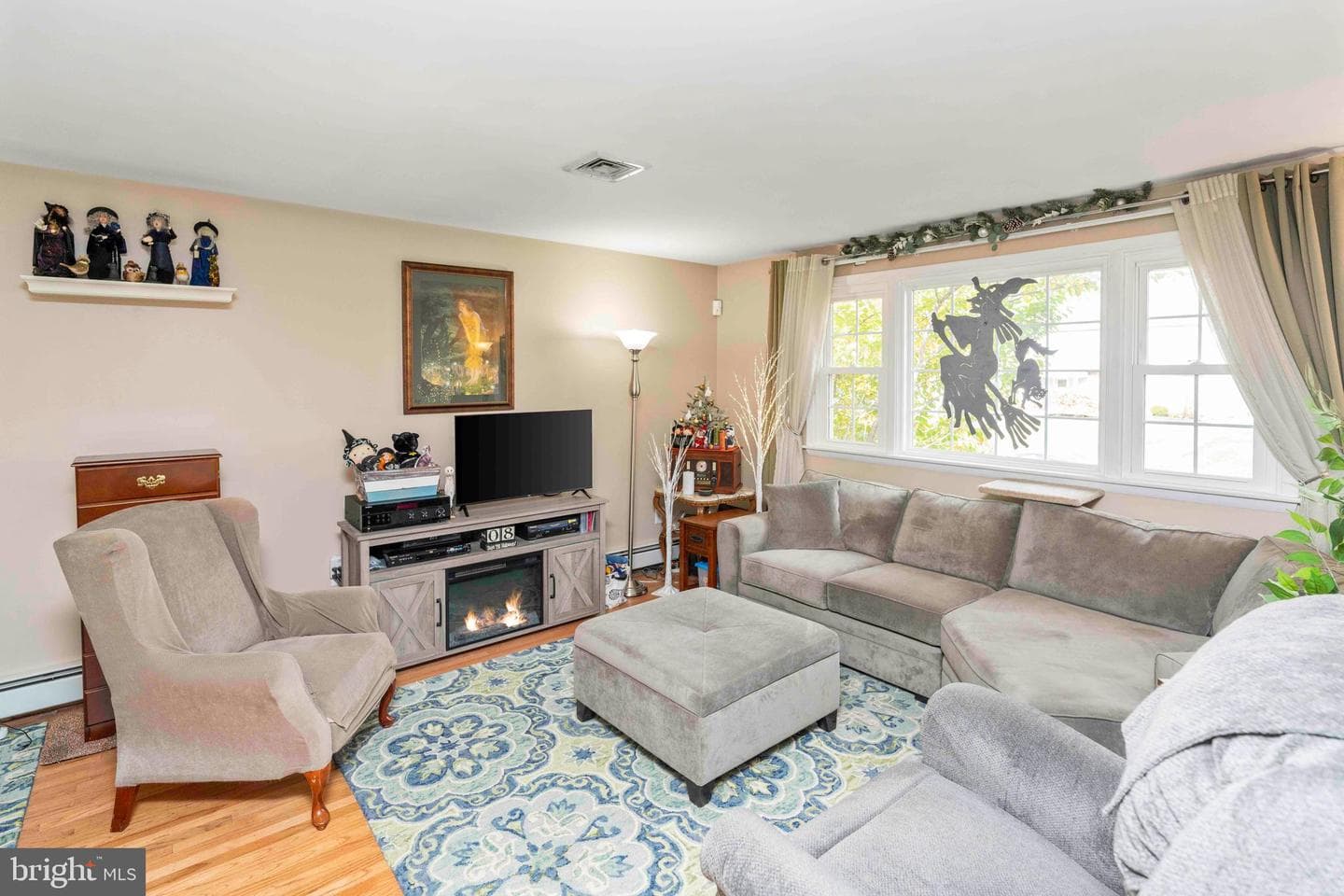 245 Hampshire Drive photo 6