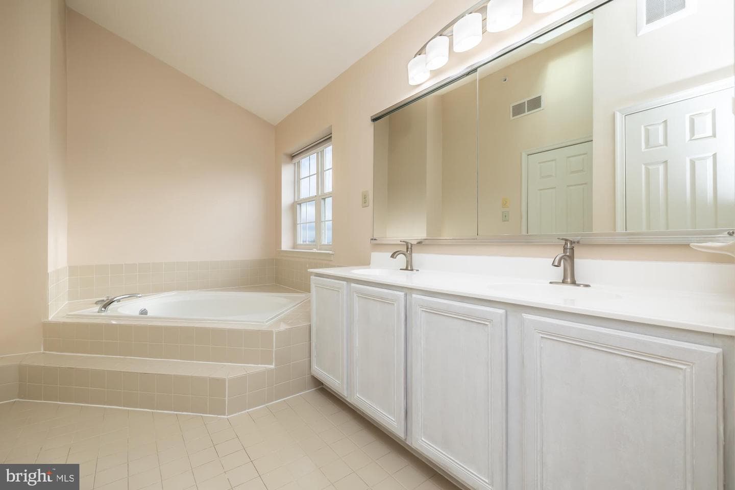 120 Statesman Road photo 26