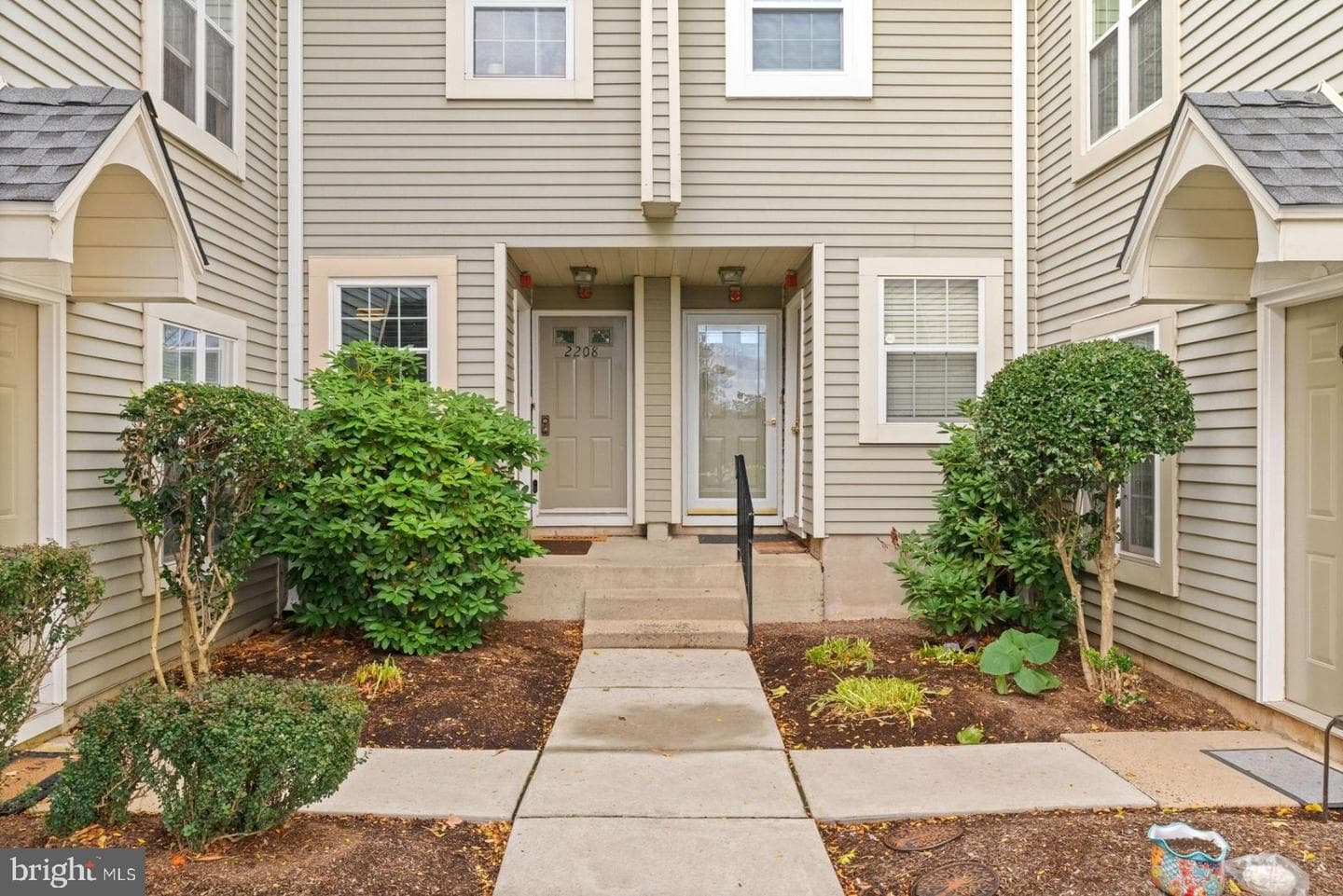2212 Society Place photo 3