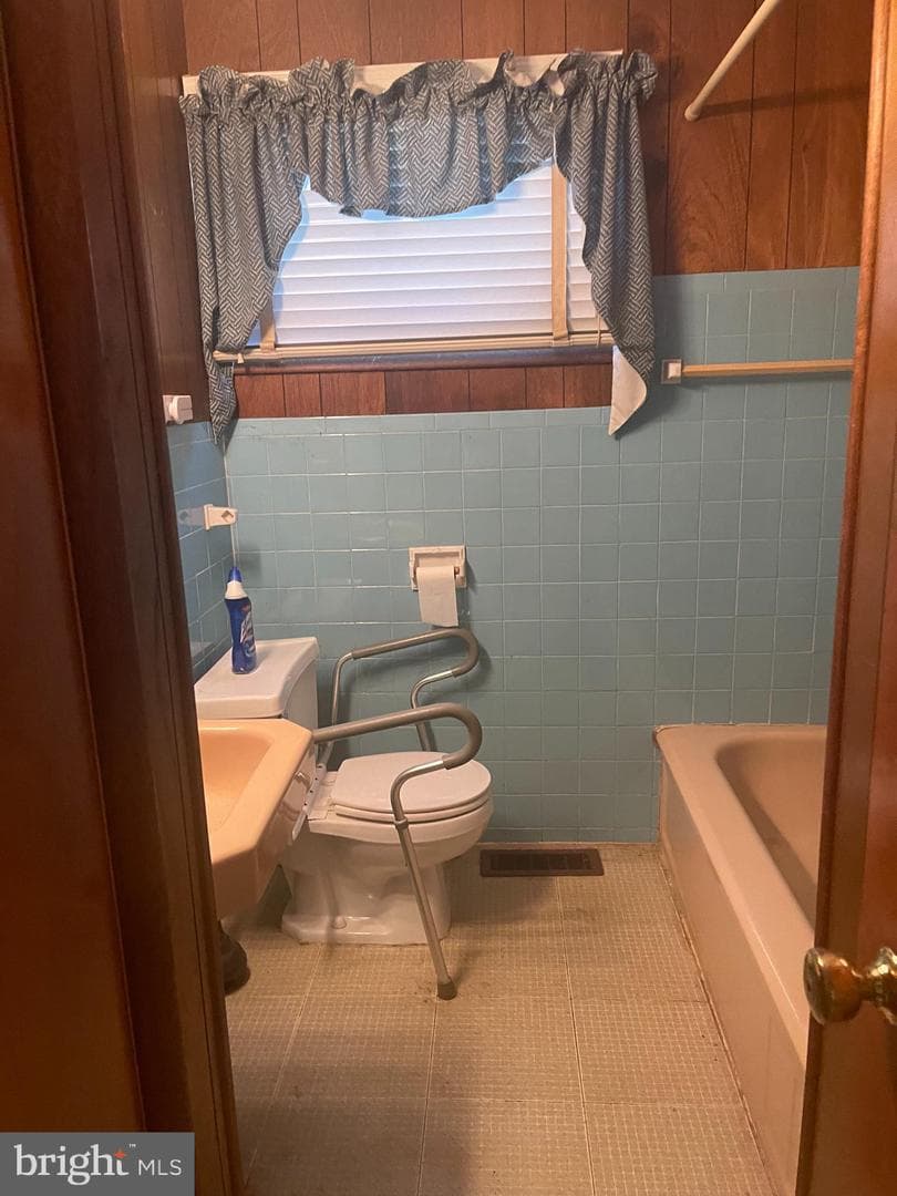 200 Janet Avenue photo 5