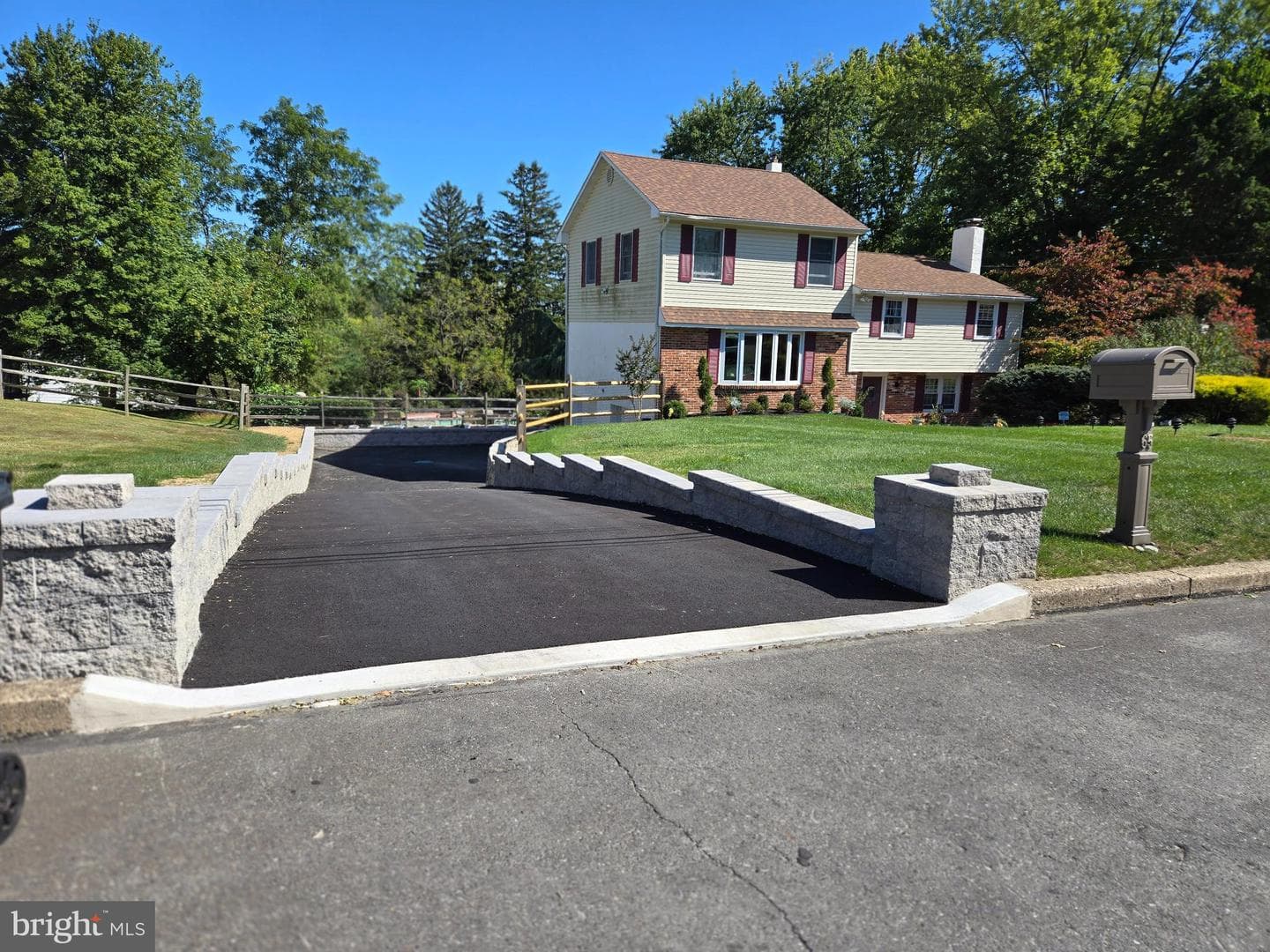 65 Witherington Drive photo 2