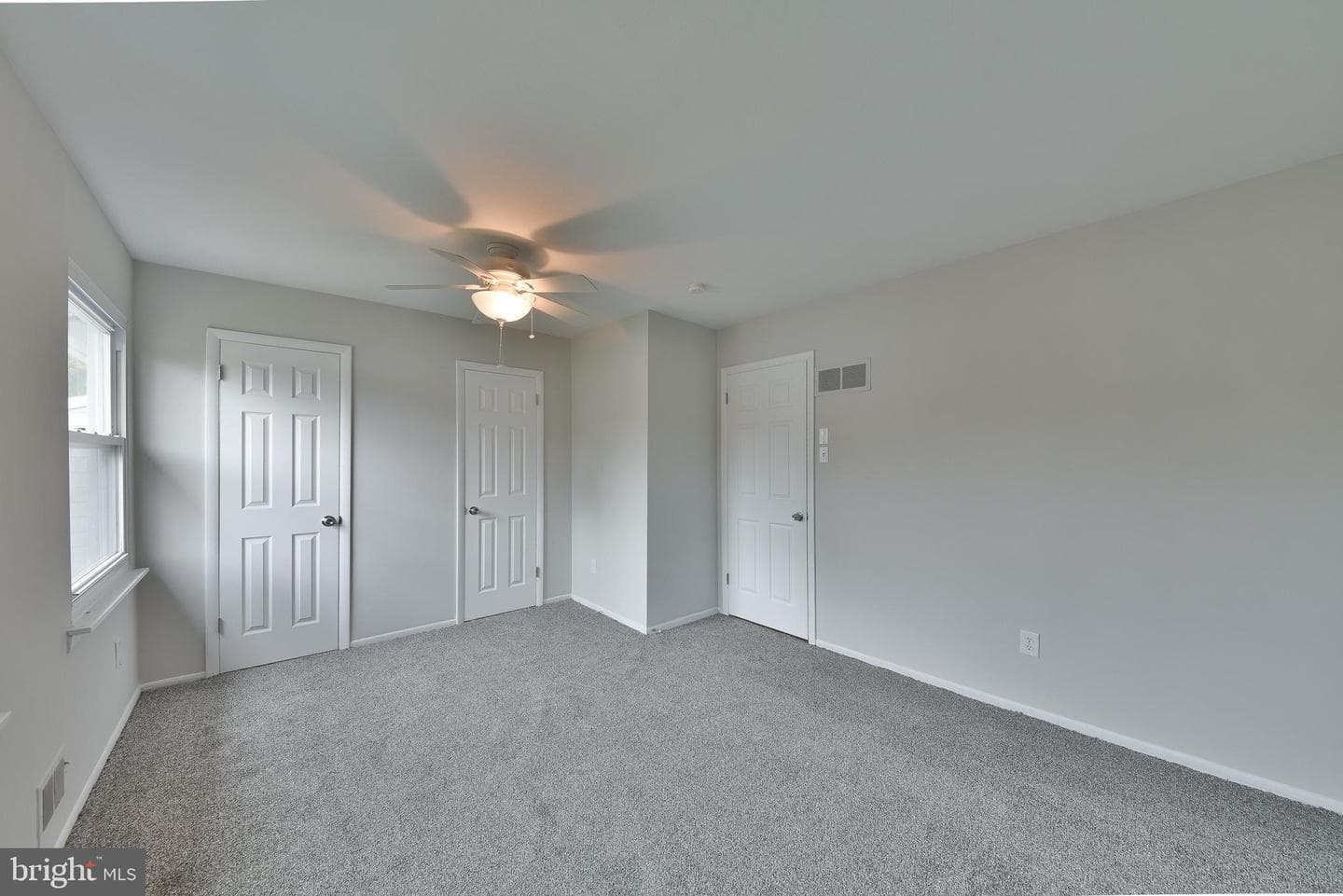 396 Rutgers Court photo 18