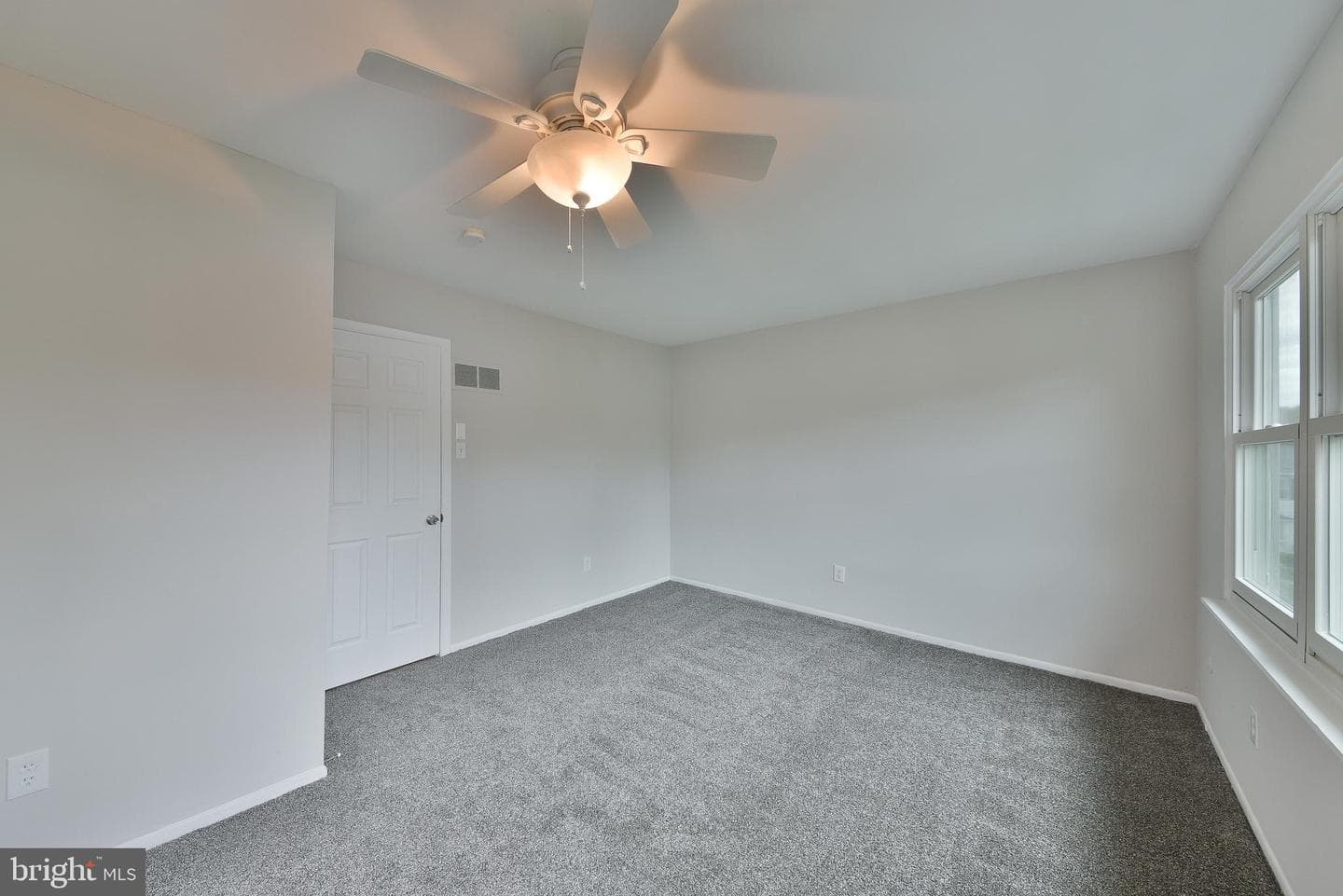 396 Rutgers Court photo 19