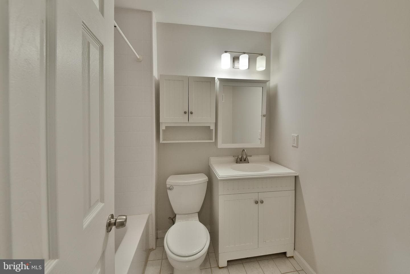 396 Rutgers Court photo 23