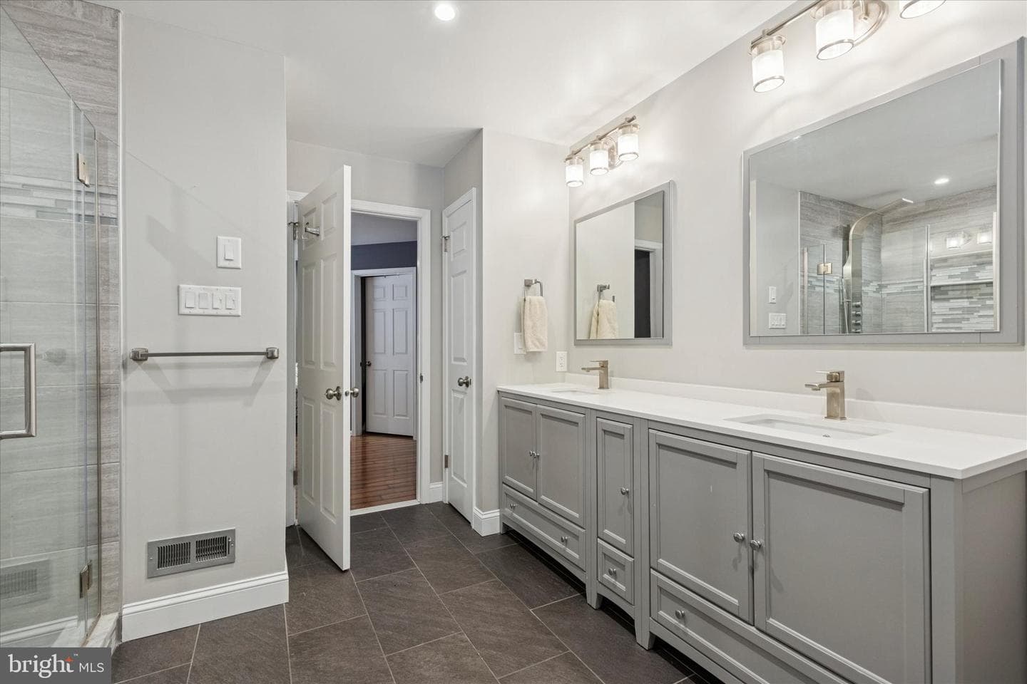 1007 Canter Circle photo 19