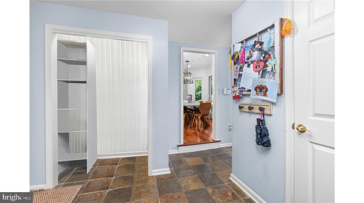 888 Gainsway Road photo 17