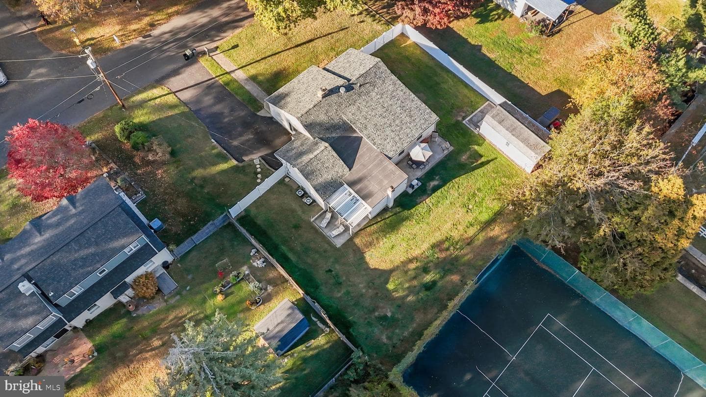 11 Hilltop Road photo 46