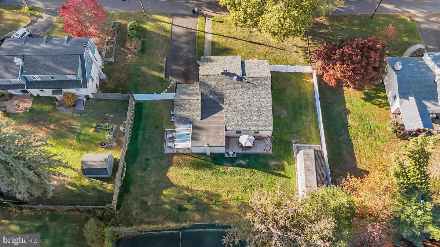 11 Hilltop Road photo 47