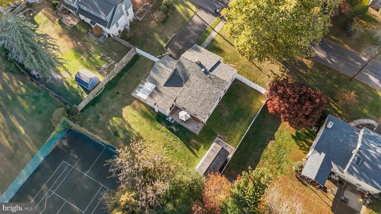 11 Hilltop Road photo 48