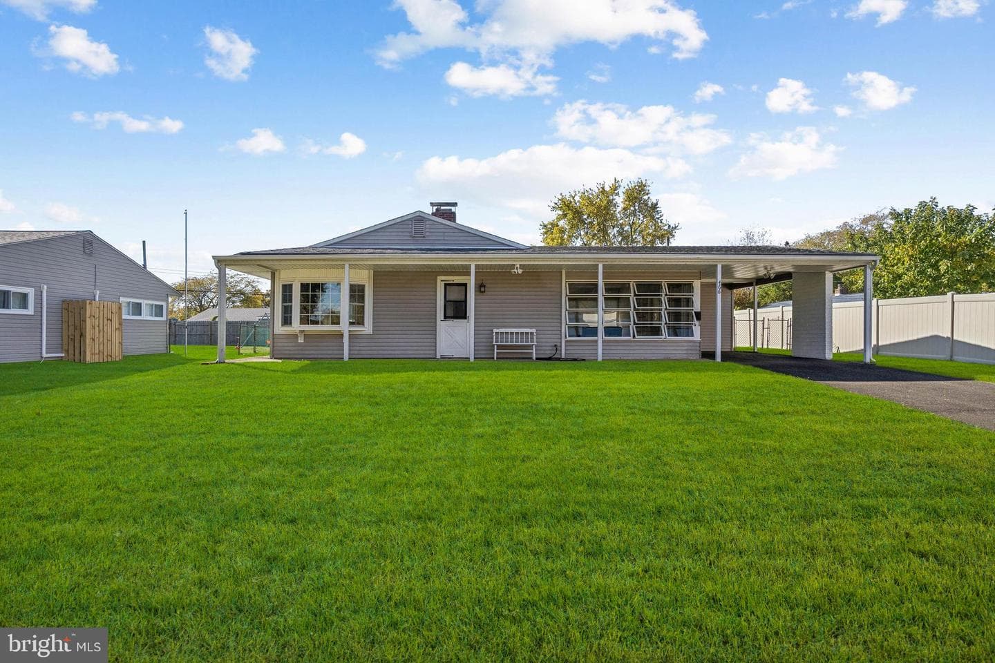 466 Lakeside Drive