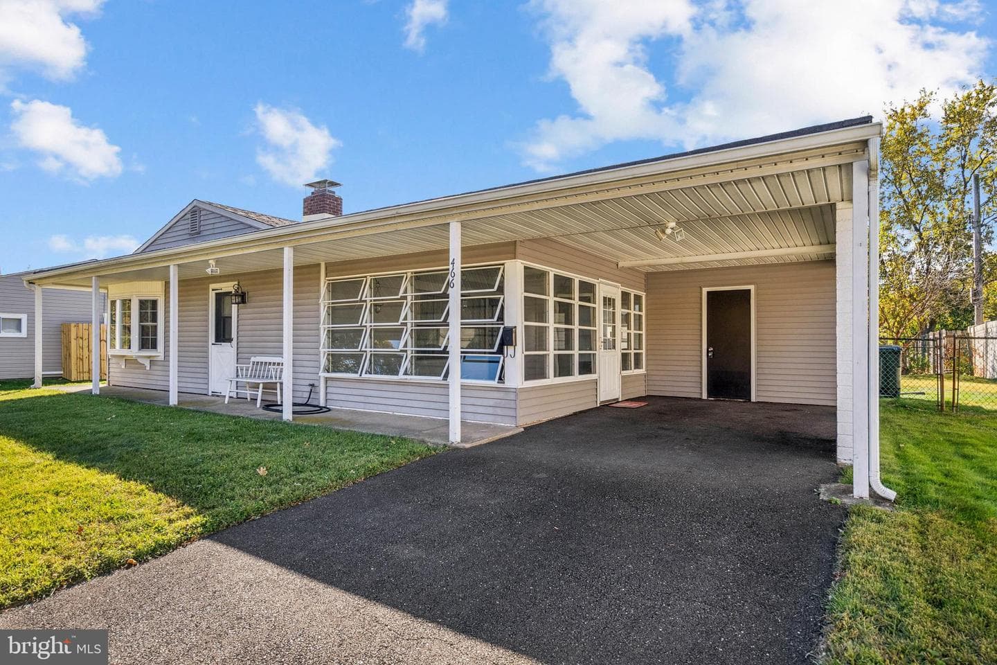 466 Lakeside Drive photo 3