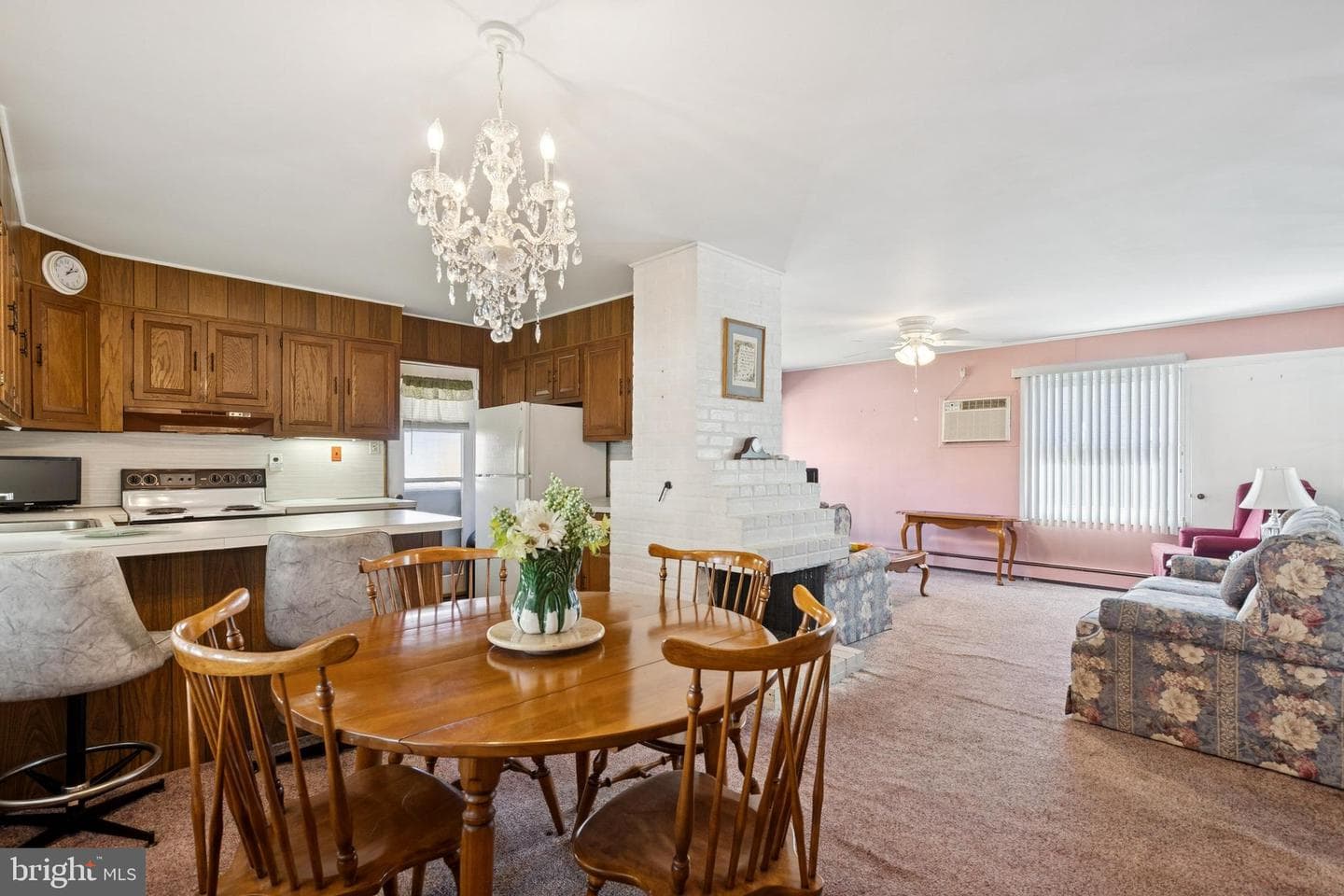 466 Lakeside Drive photo 4