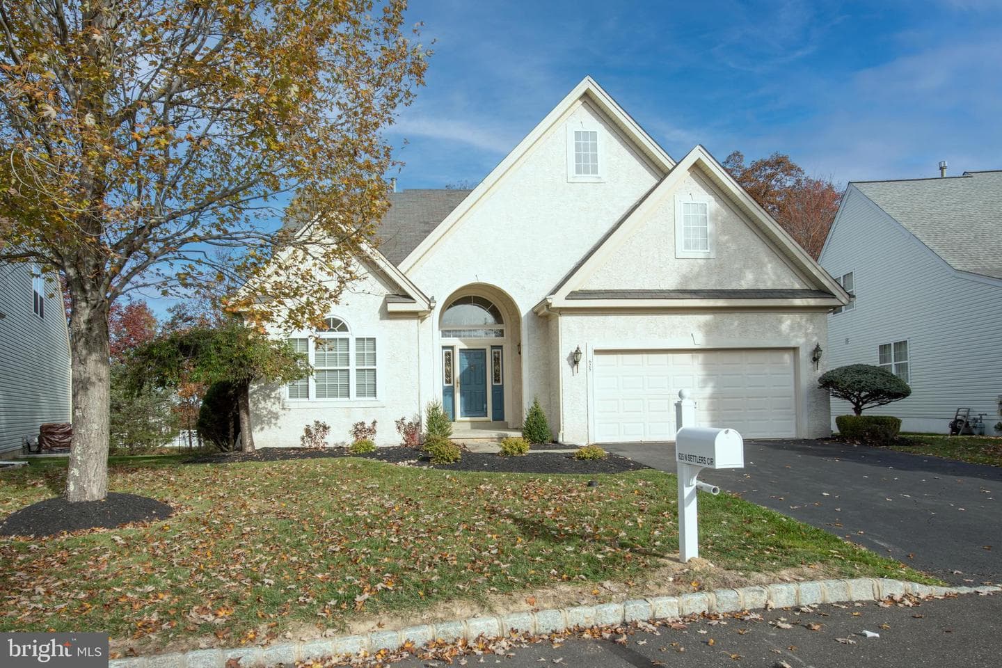 625 N Settlers Circle photo 1
