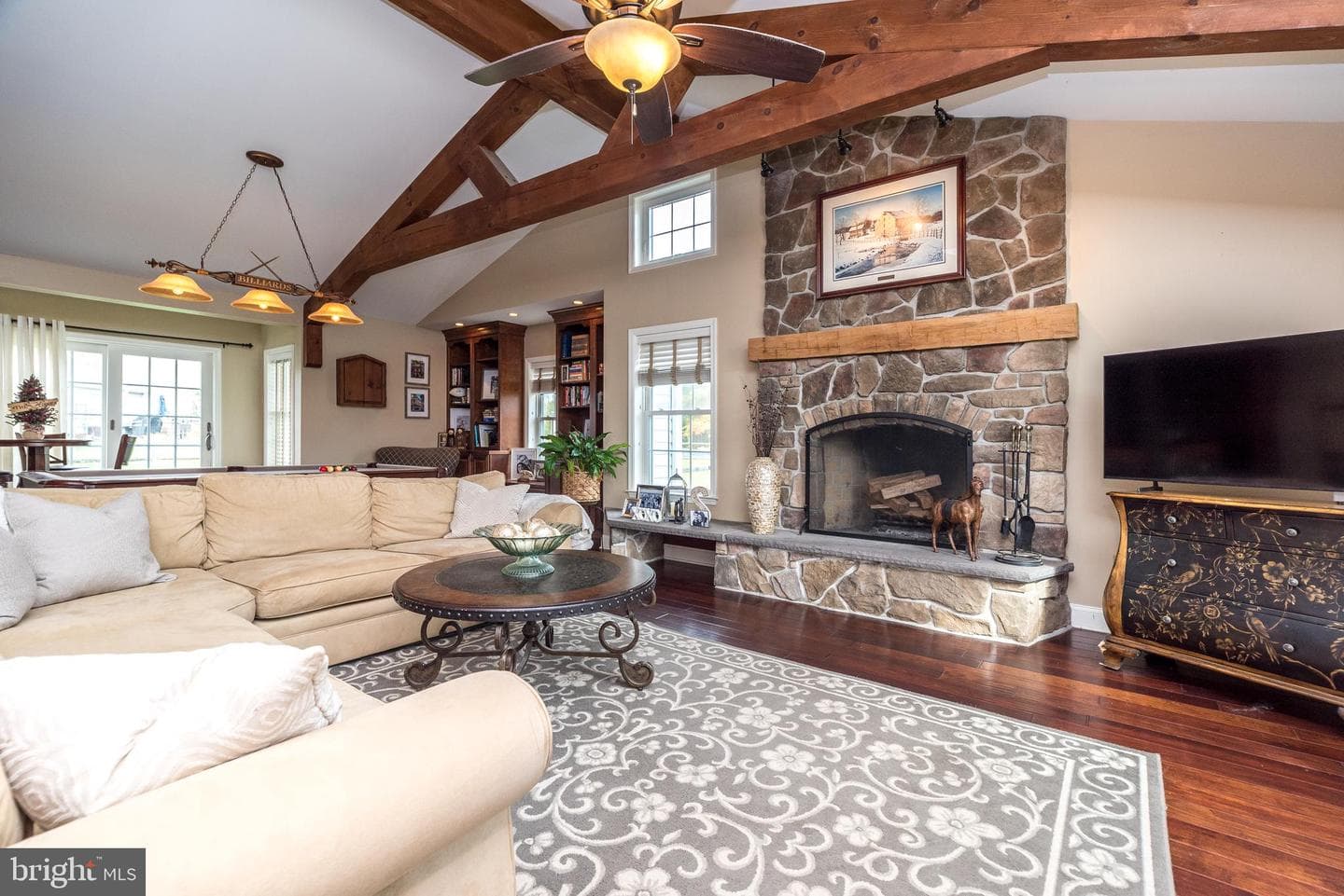 1403 E Fernbrook Drive photo 4