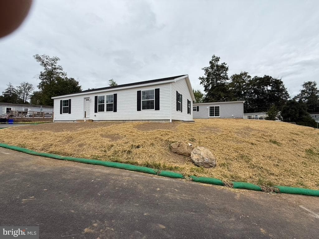 965 Eleanor Lane photo 3