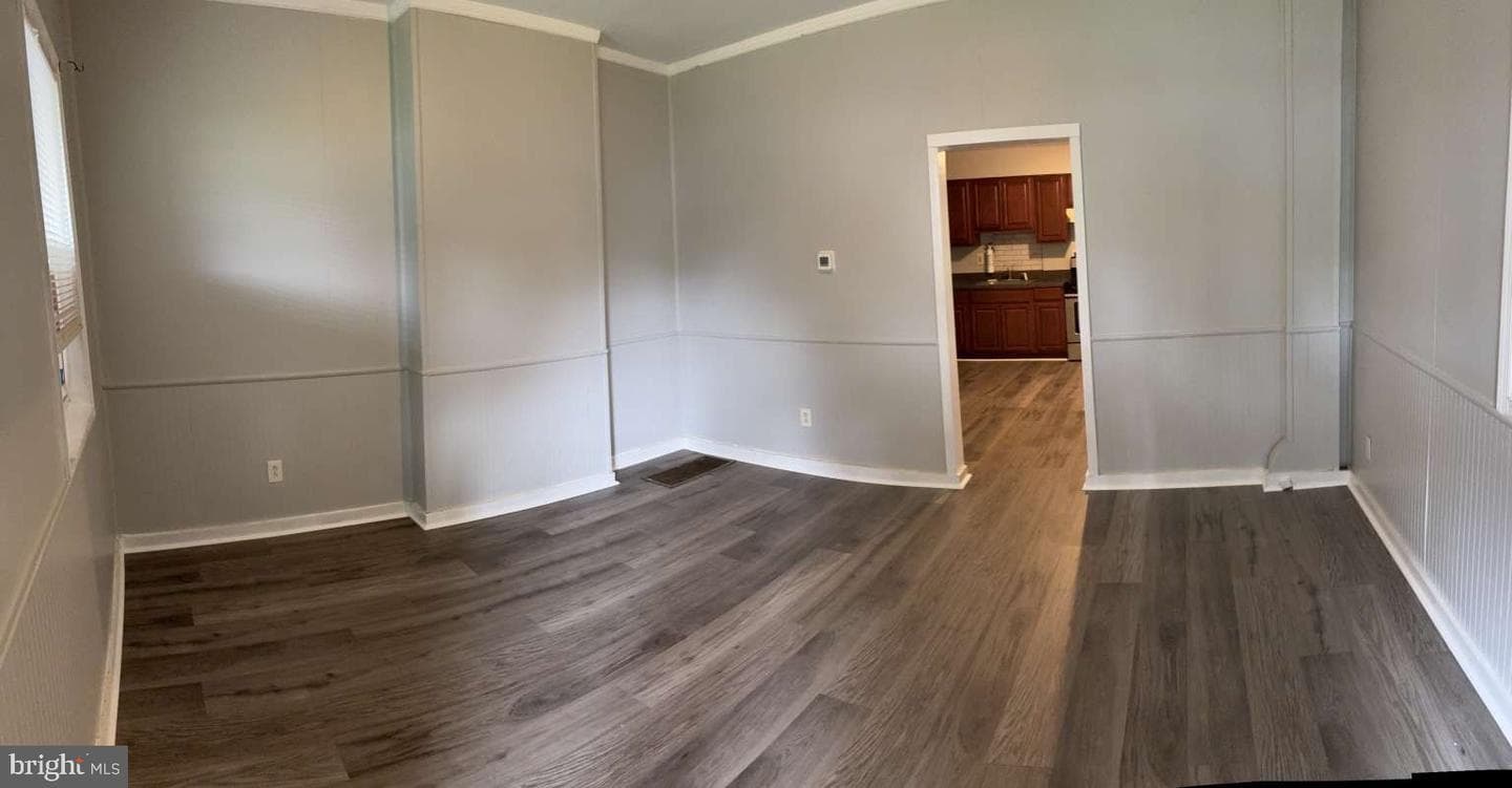 608 Clymer Street photo 3