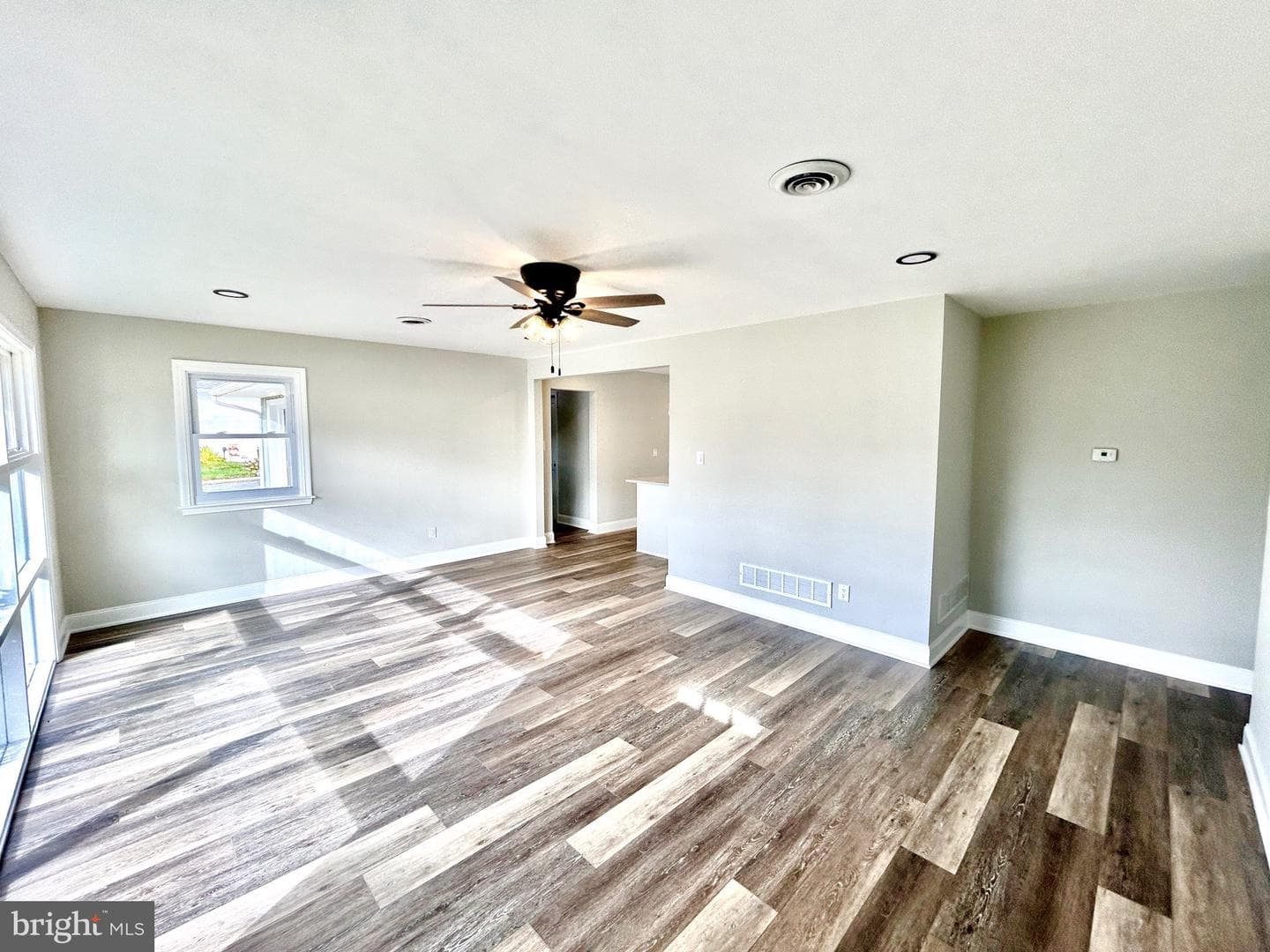 941 W Mill Street photo 13