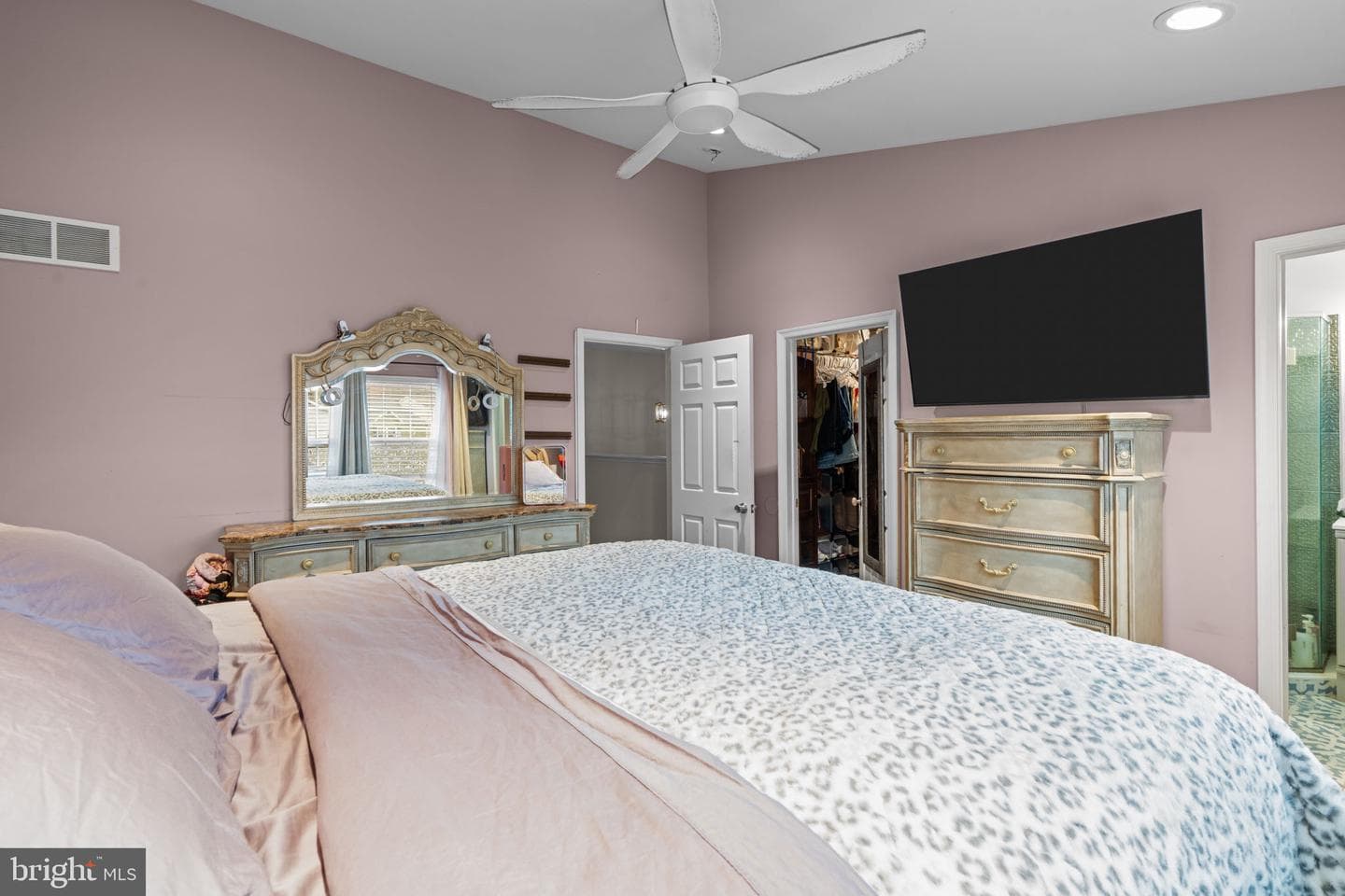 320 Melvin Avenue N #N photo 14