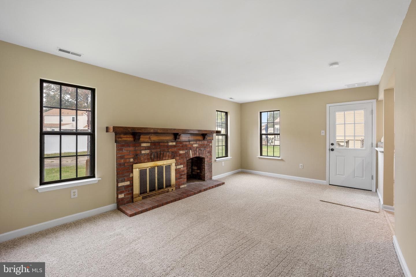 560 Fernwood Lane photo 3
