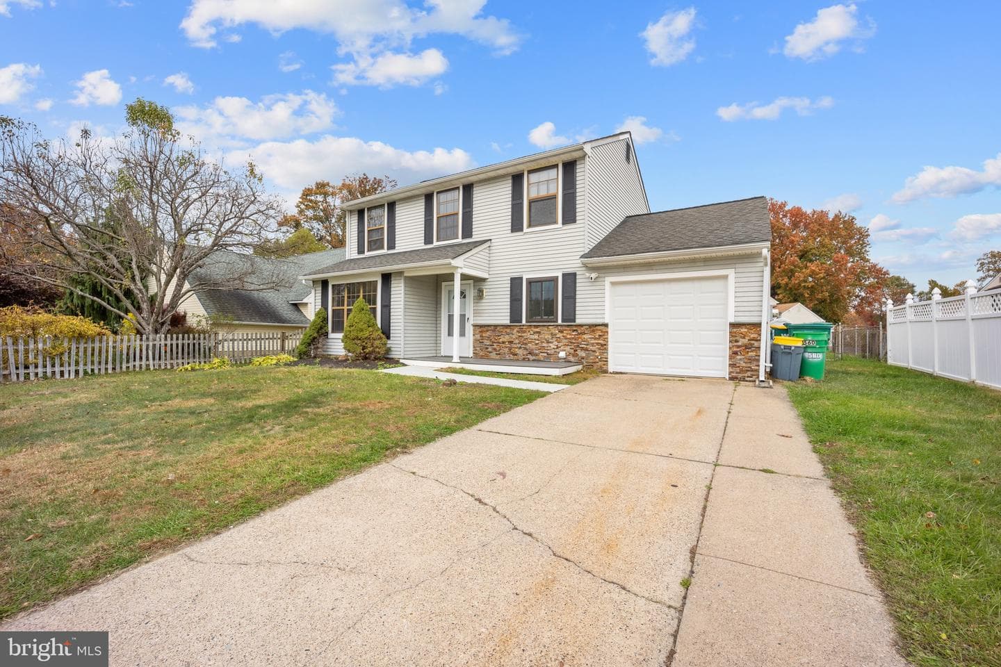 560 Fernwood Lane photo 32